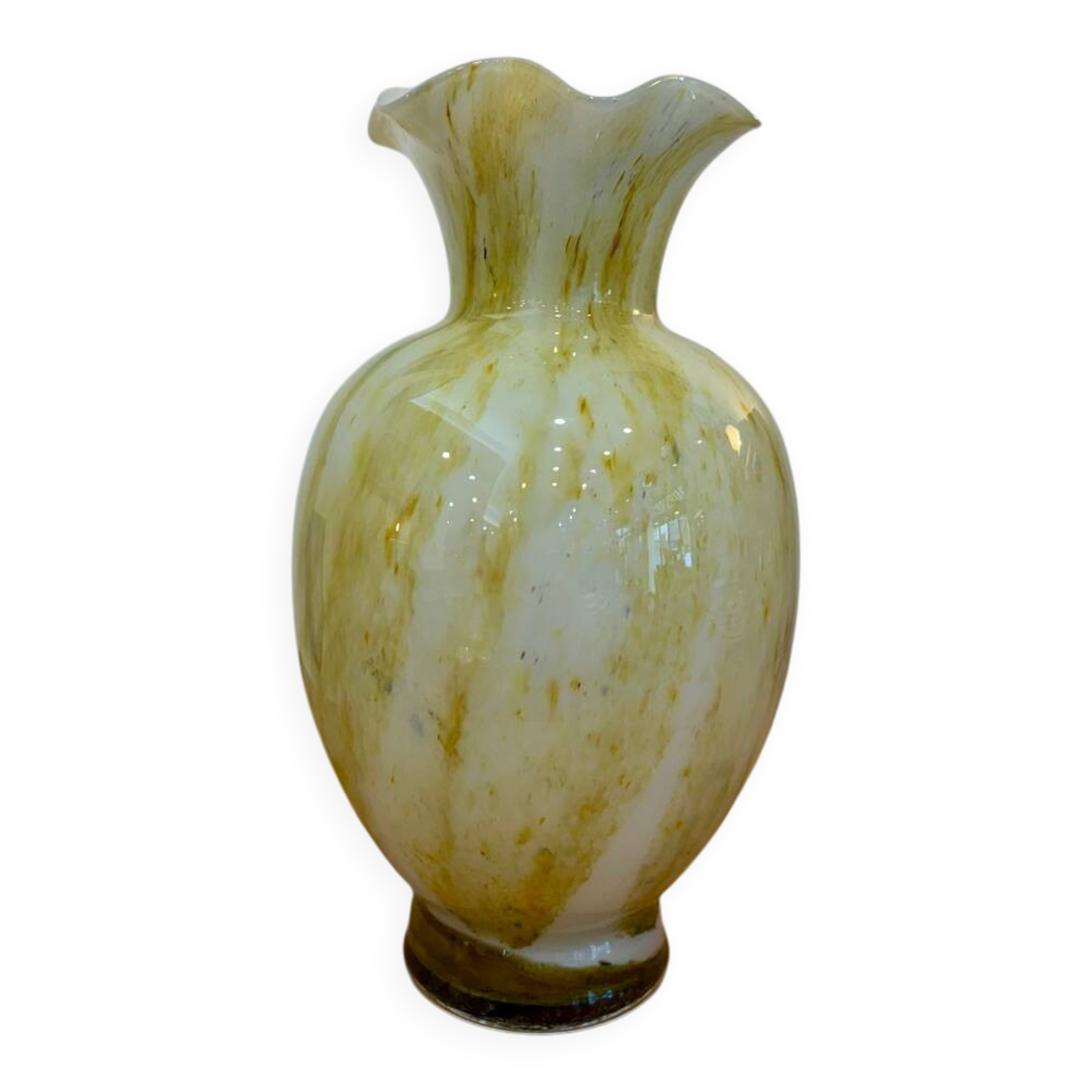 Vase en verre soufflé à collerette