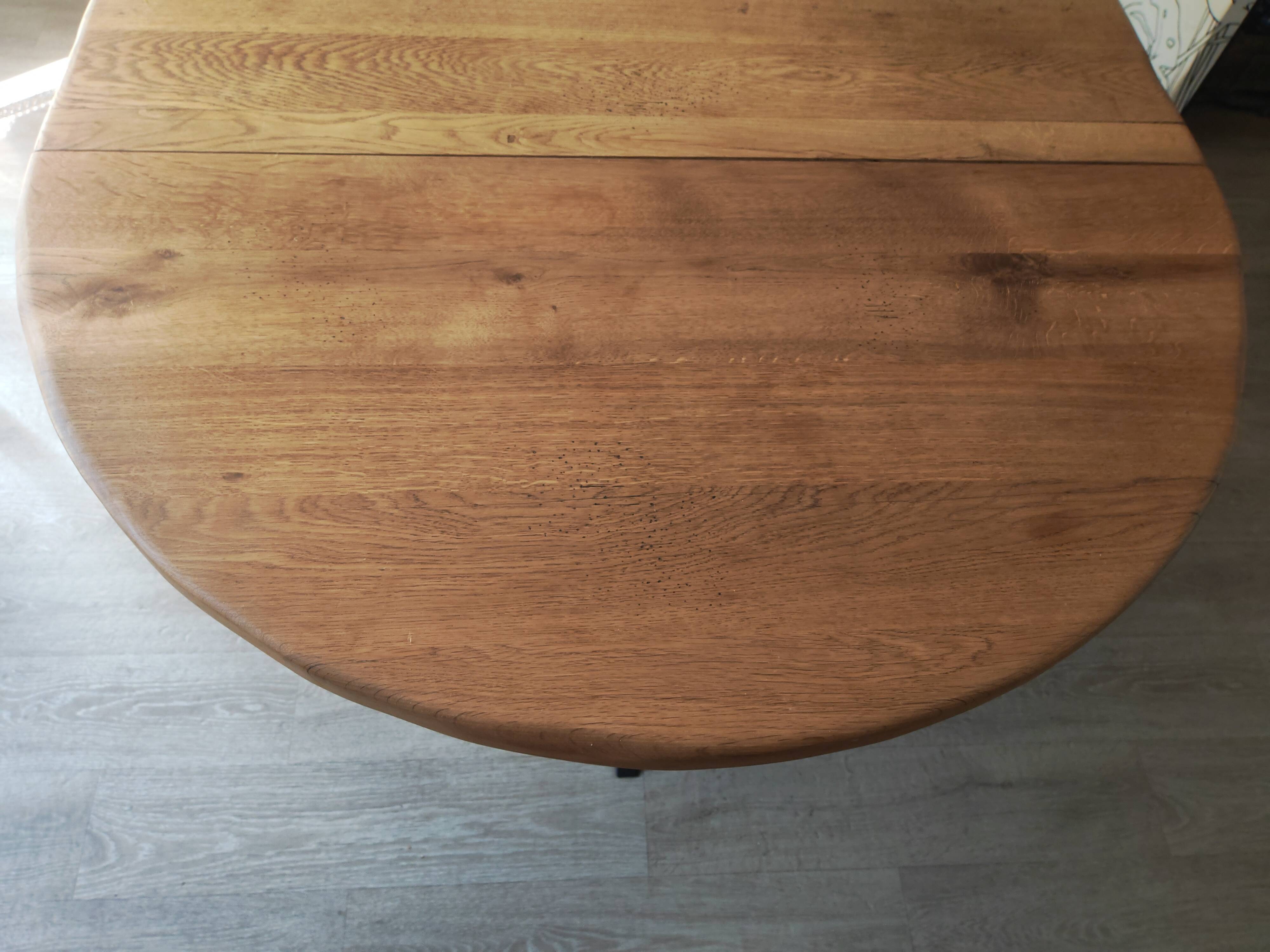 Table ovale extensible en chêne massif et pied métal