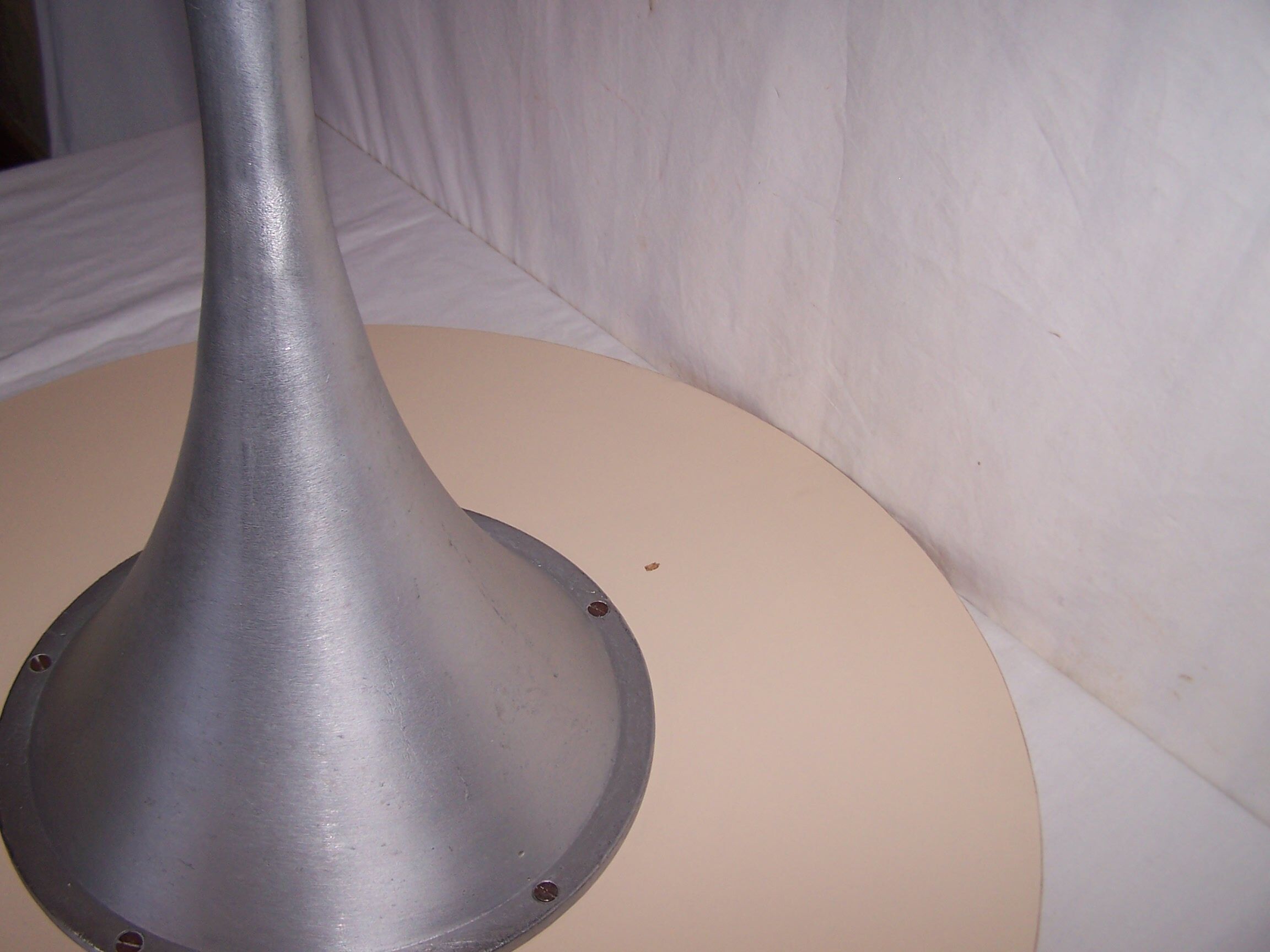 Table basse pied tulipe années 60 - 70