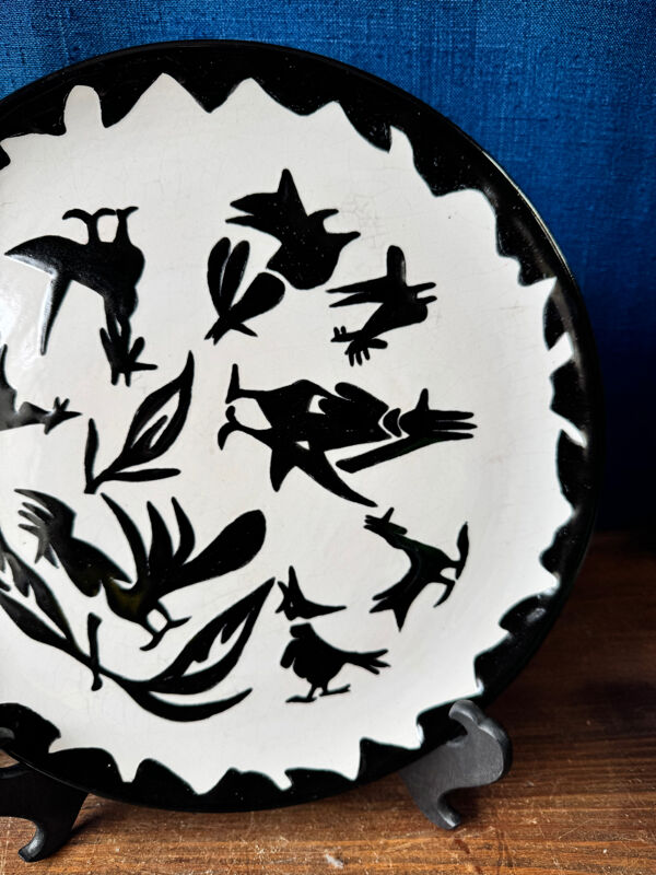 Grand plat céramique J.Lurçat décor zoomorphe noir sur fond blanc