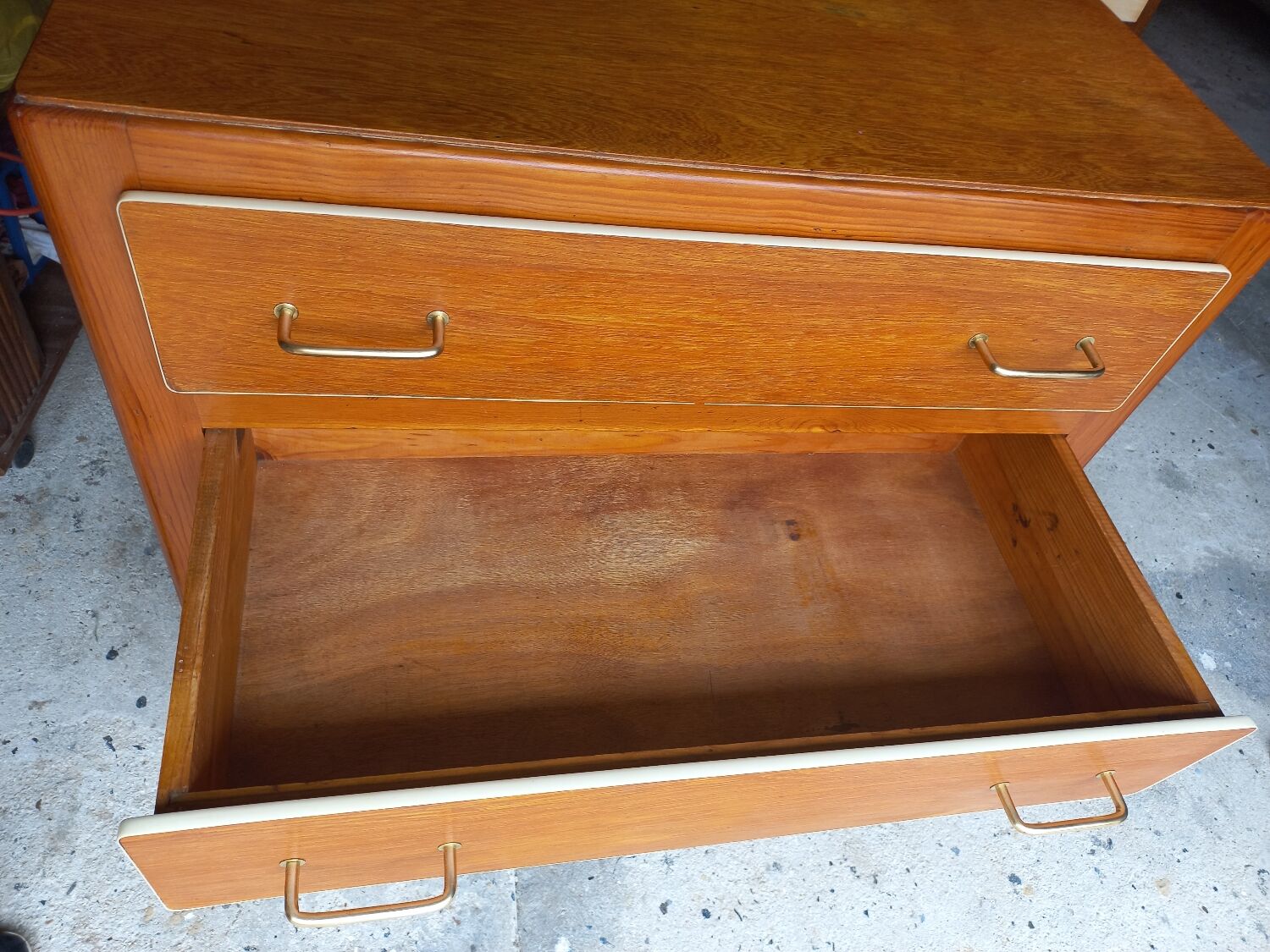 Commode vintage