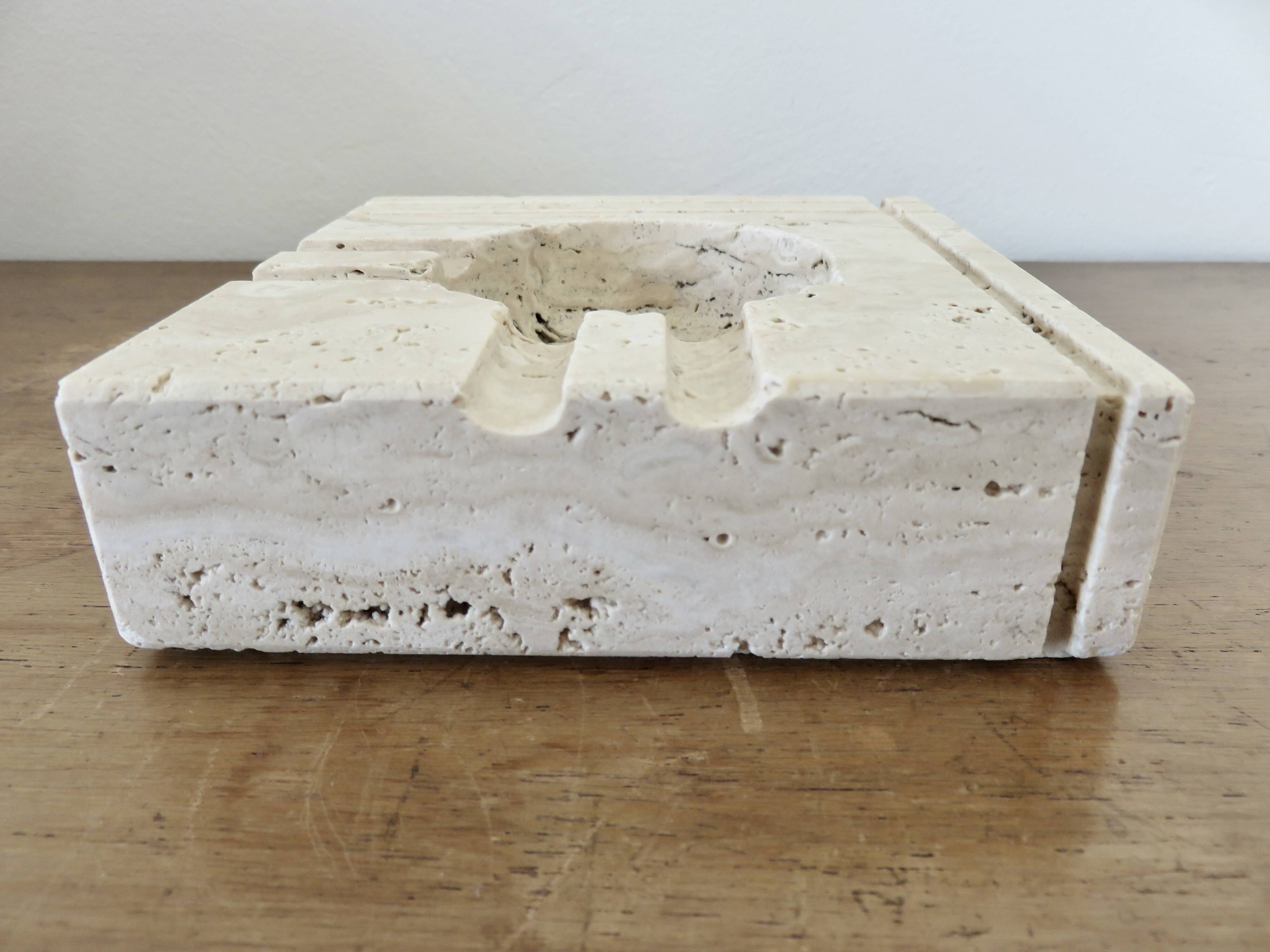 “Fratelli Mannelli” ashtray in travertine, design by Enzo Mari, Italy, 1970