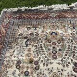 Handmade wool Pakistani rug