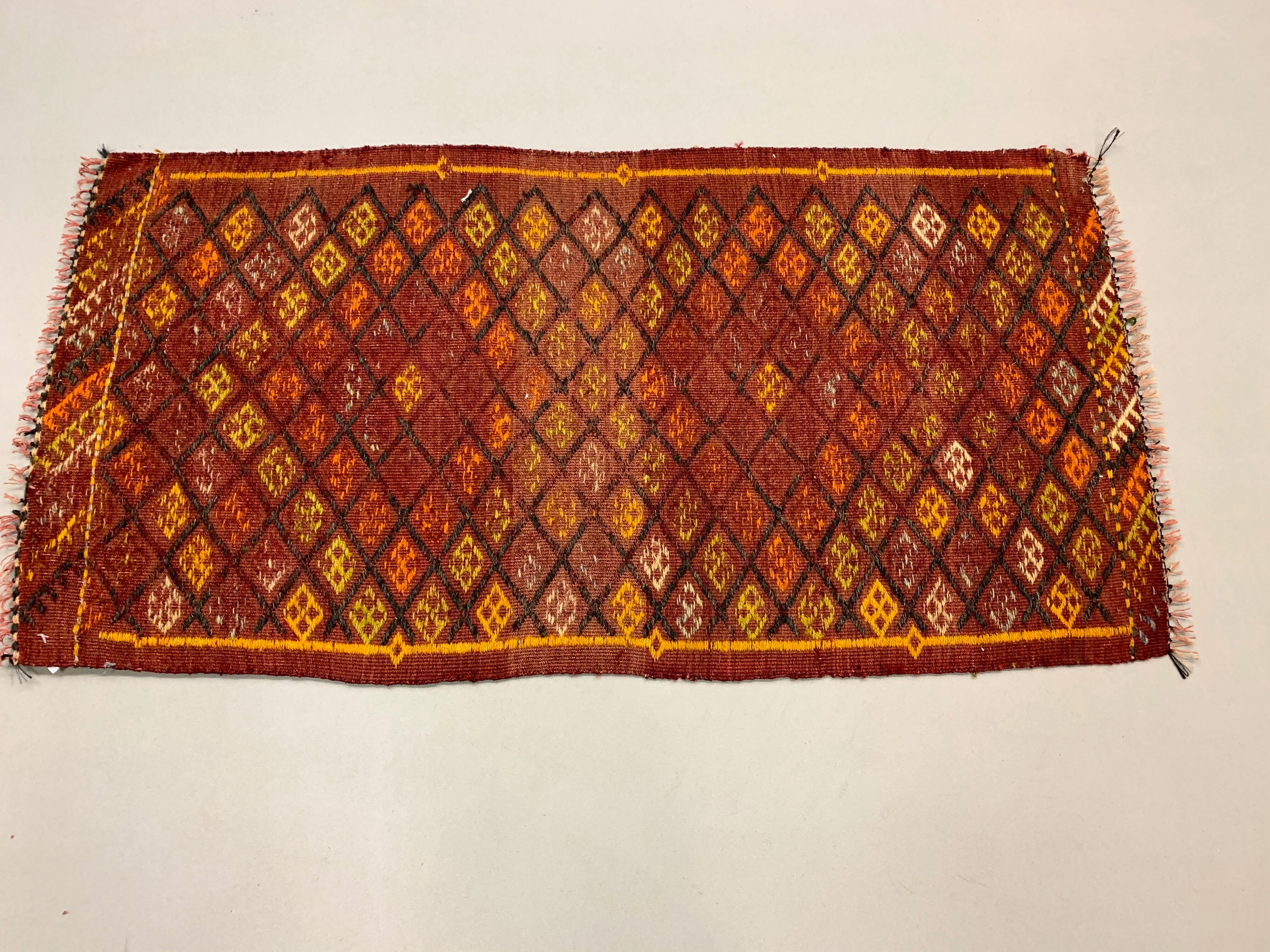 Vintage turkish mini kilim 100x51 cm shabby wool small kelim rug black,red