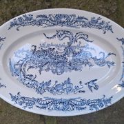 Service set in SG porcelain, Louis XV model.