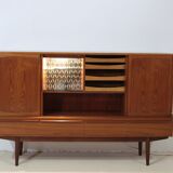 Henning Kjaernulf high sideboard