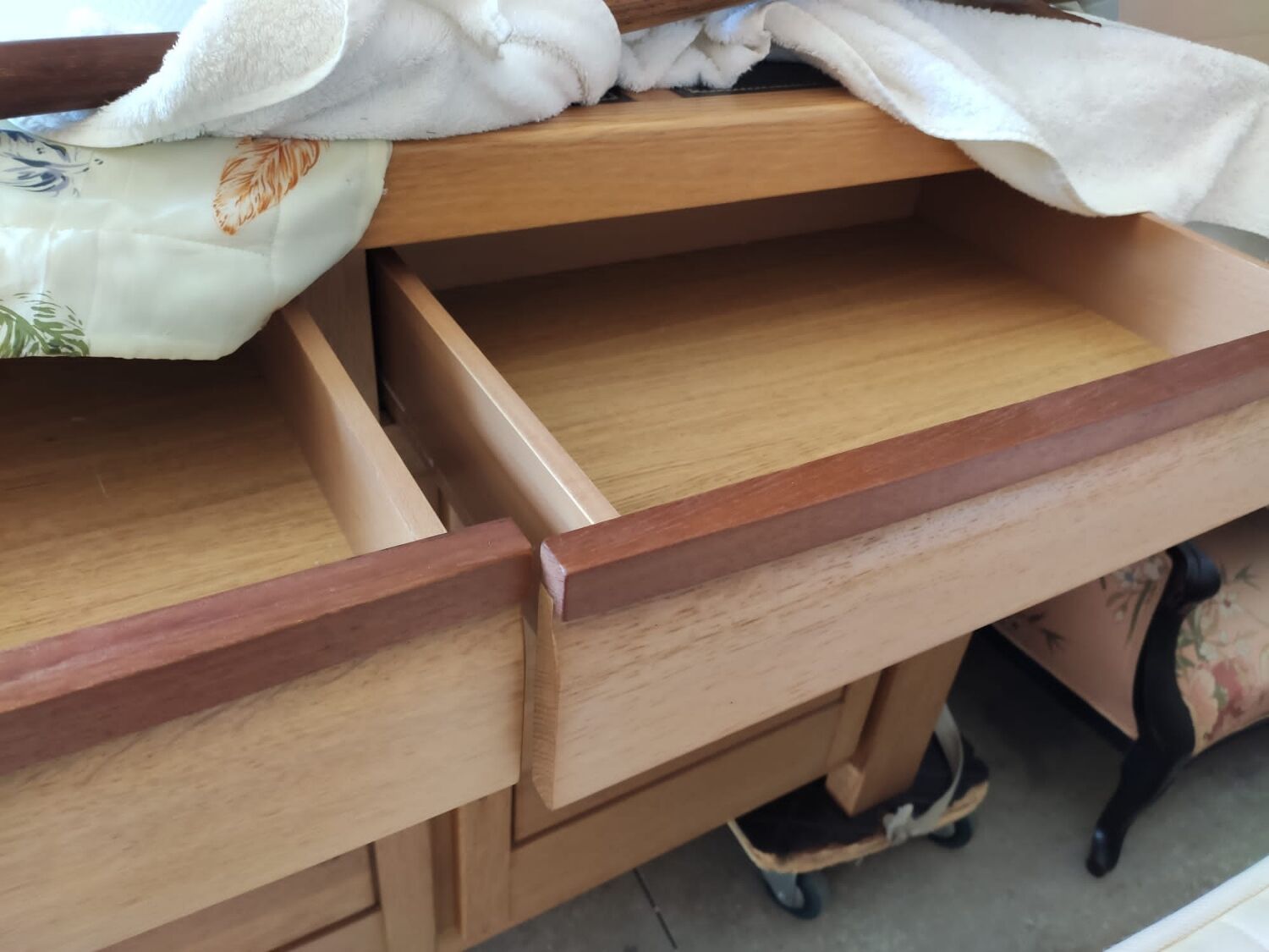 Sideboard in solid oak