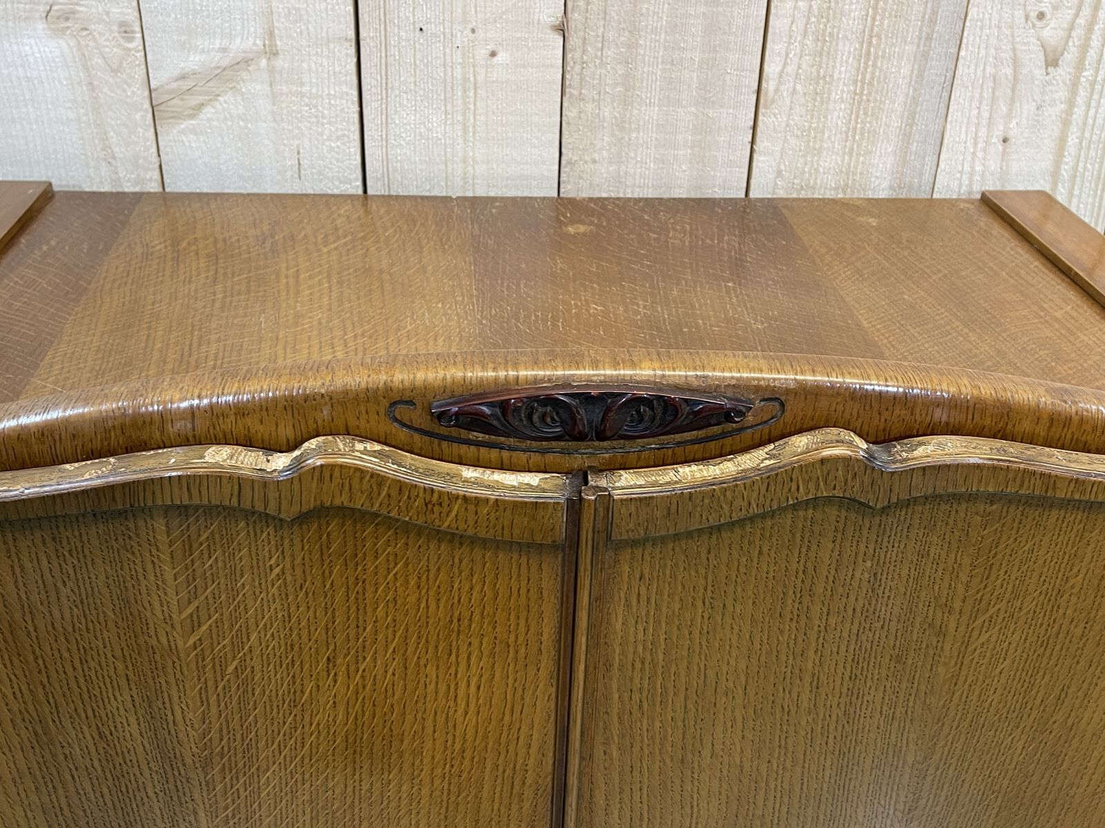 English penderie of the 1950s in oak