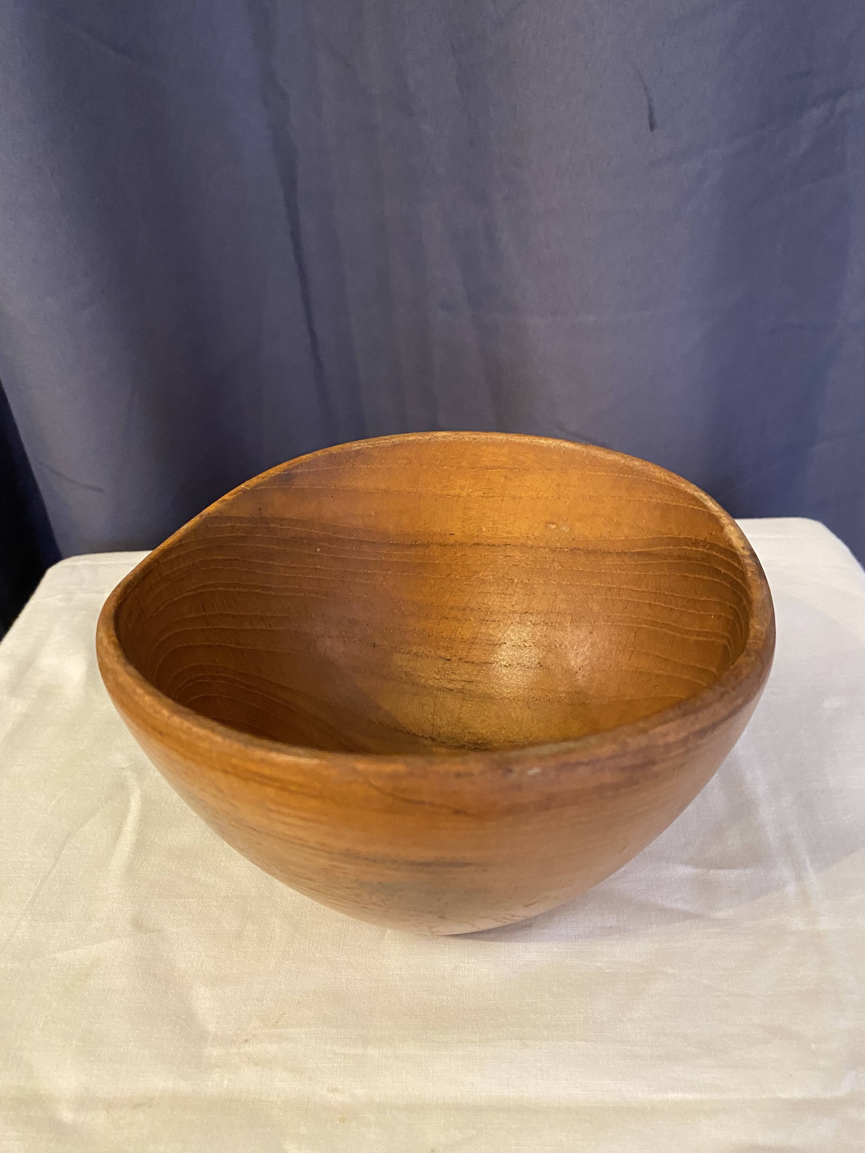 Salad bowl in bur walnut round shape honey color