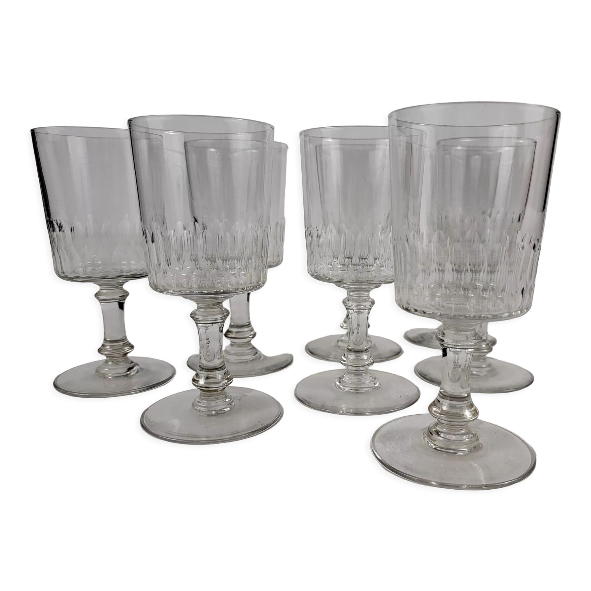 Set of 8 crystal wine glasses XIXth