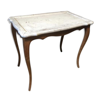 Table d'appoint pieds charmants et plateau blanc