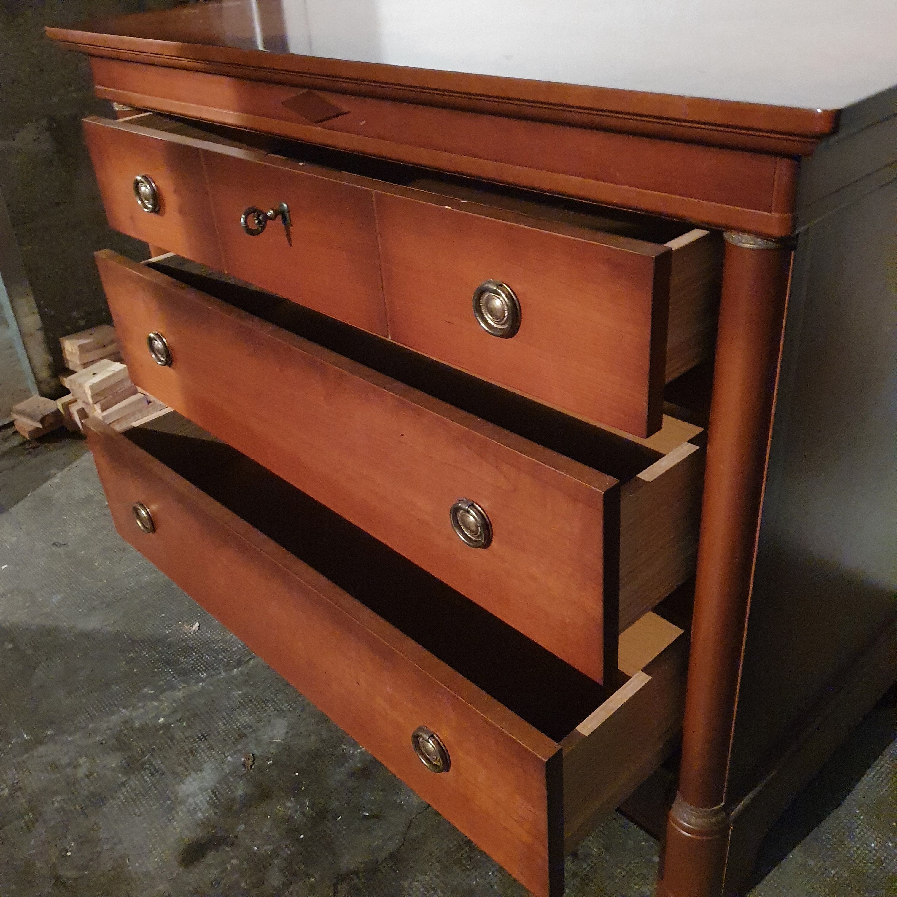 Gautier dresser, 1980