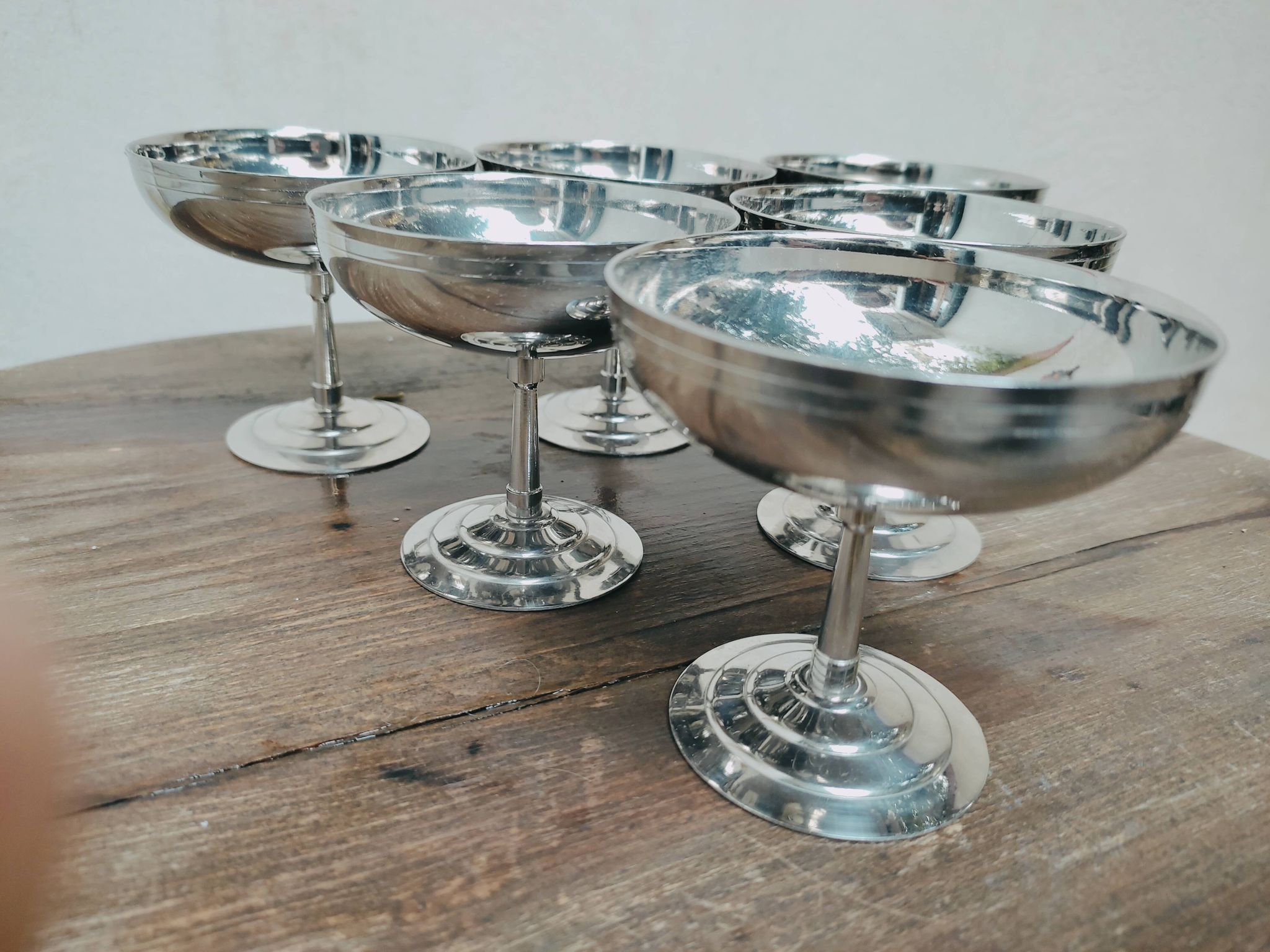 6 coupes à dessert sur pied en inox par Rémy letang