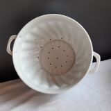Ceramic strainer