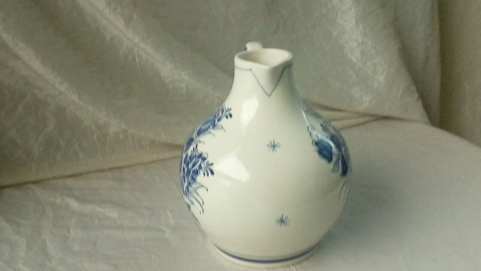 Earthenware jug pitcher Delft blauw Holland
