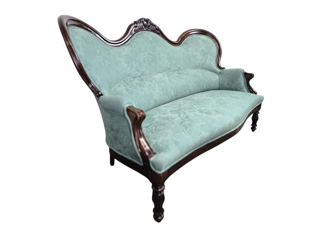 Mint blue vintage baroque canapé