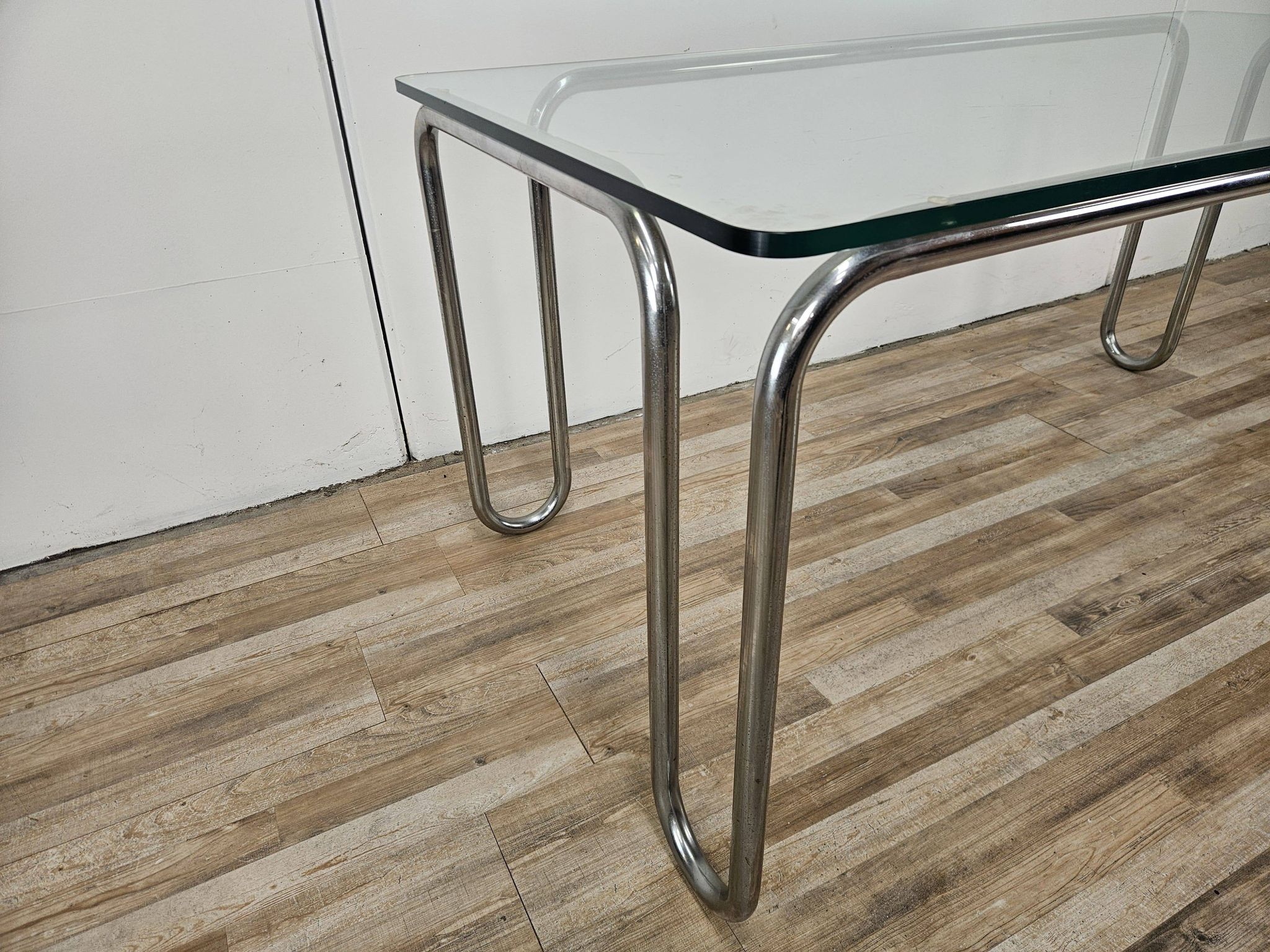 1970s Bauhaus table in chromed tubular steel and glass