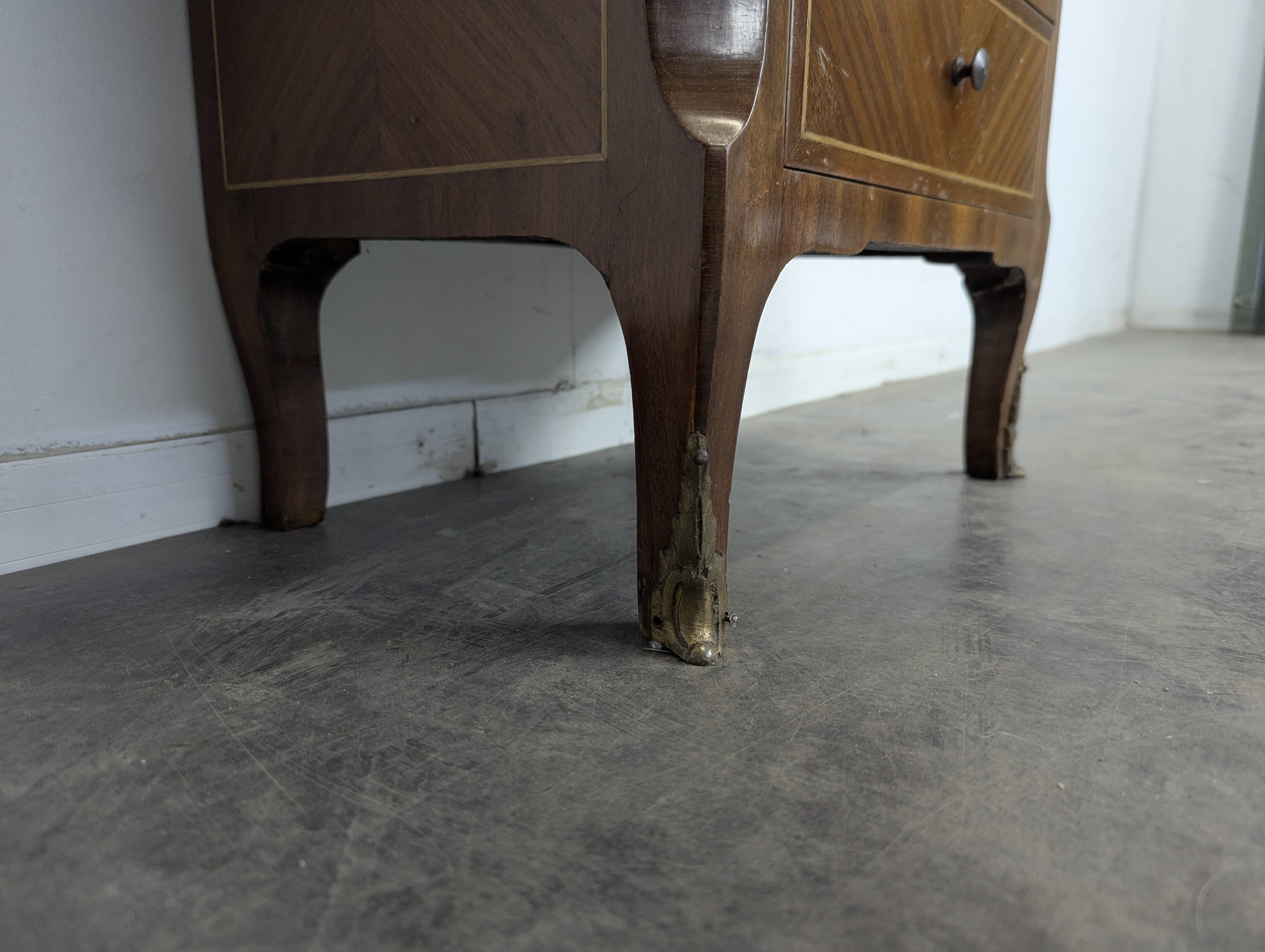 Small rosewood chiffonnier in transitional style.