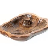 Plat brutaliste en bois gougé vintage