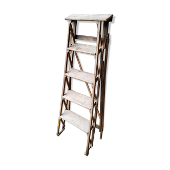 Wooden painter's stepladder