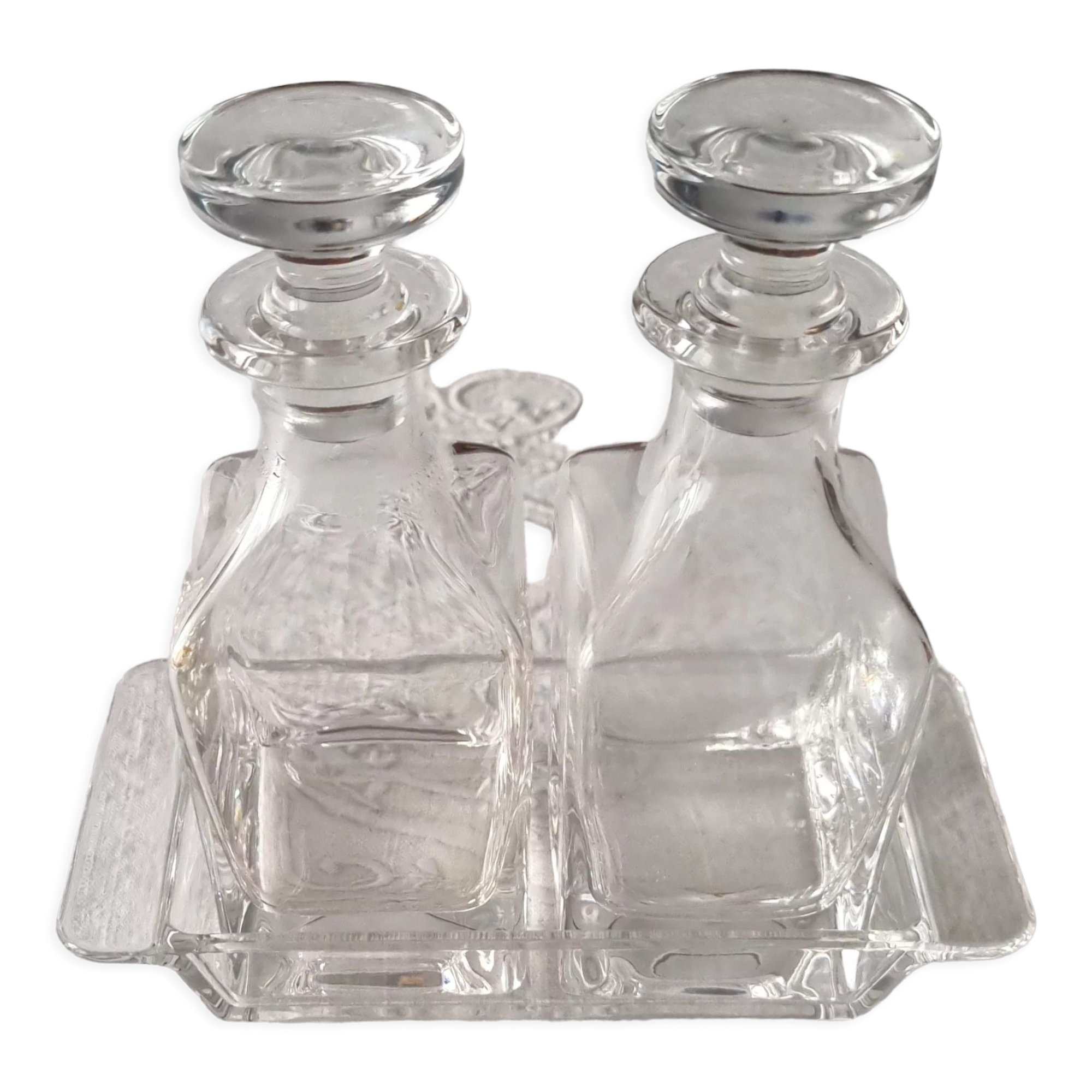 Servant with vinegar and oil