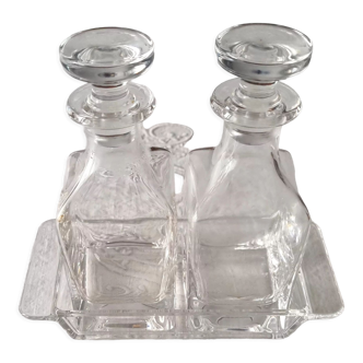 Servant with vinegar and oil