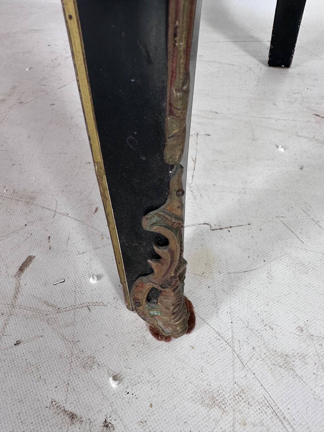 Chinese lacquered style commode