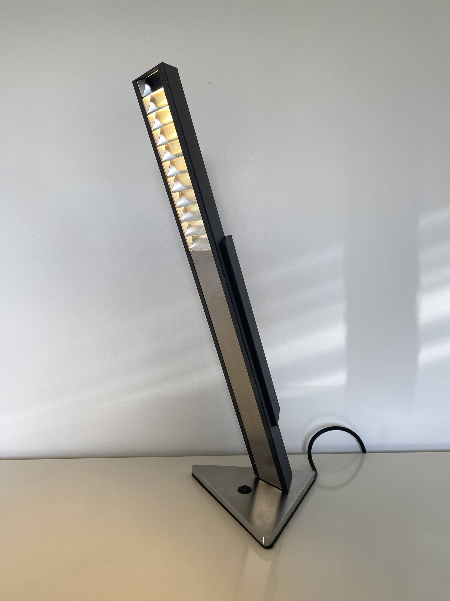 Louis Poulsen. lampe de table/bureau modèle 'Pisa'.