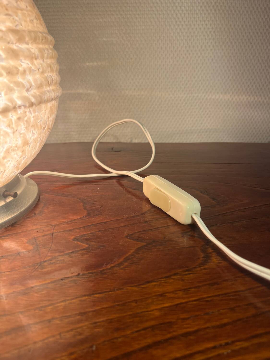 Clichy glass globe table lamp with aluminum base