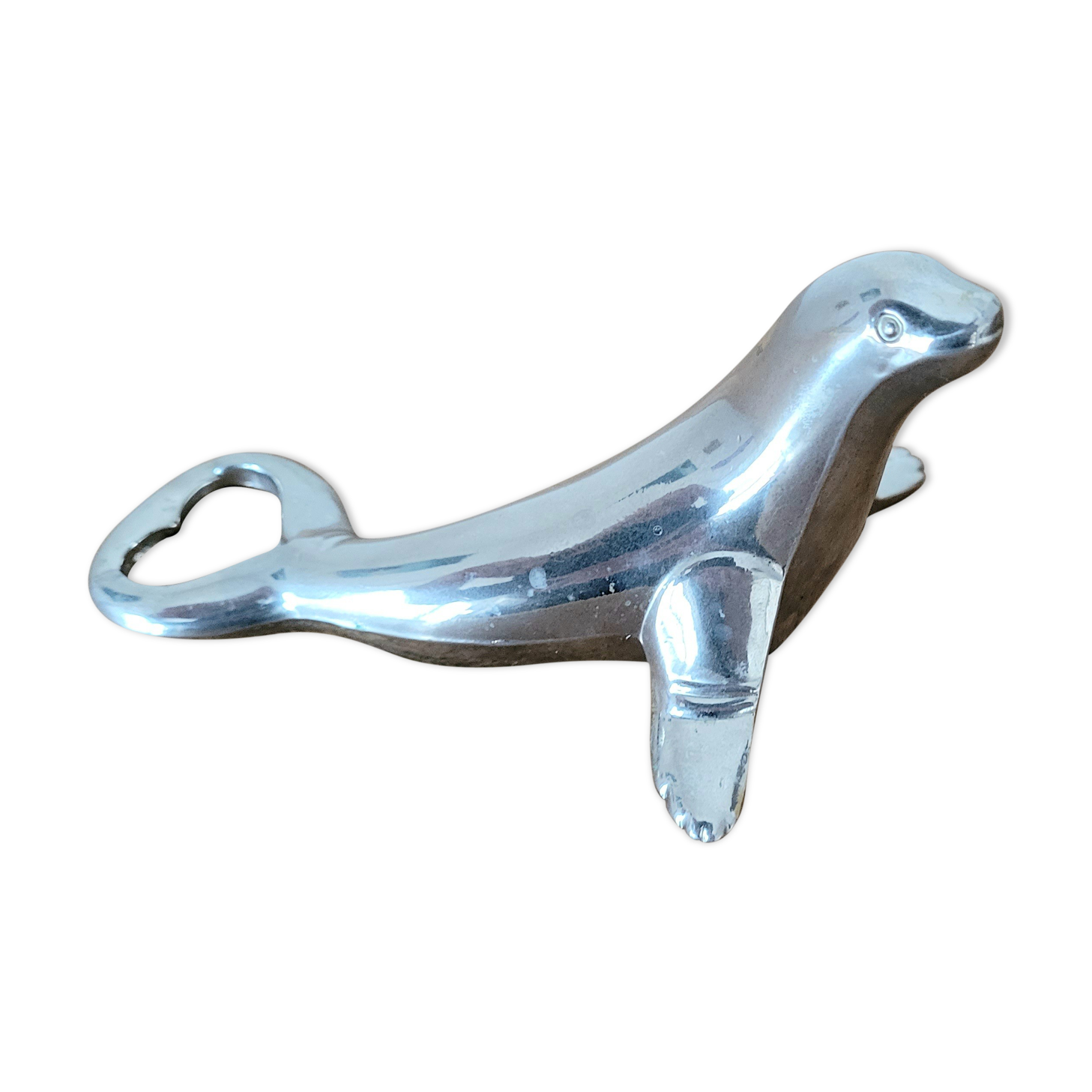 Zoomorphic decapsulator sea lion