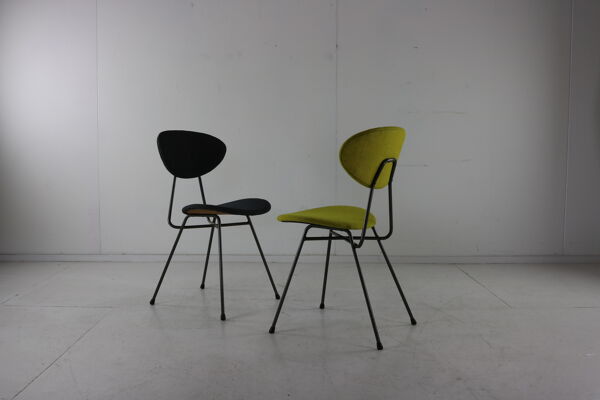 Ensemble de deux chaises de salle à manger conçues en 1955 par Rob Parry et Emile Truijen