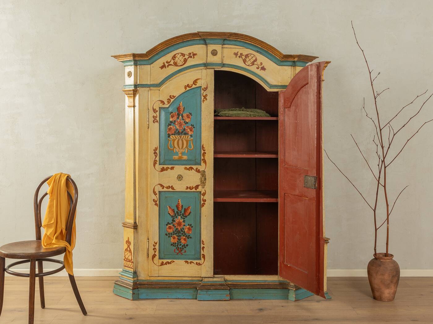 Armoire ancienne / 18e siècle