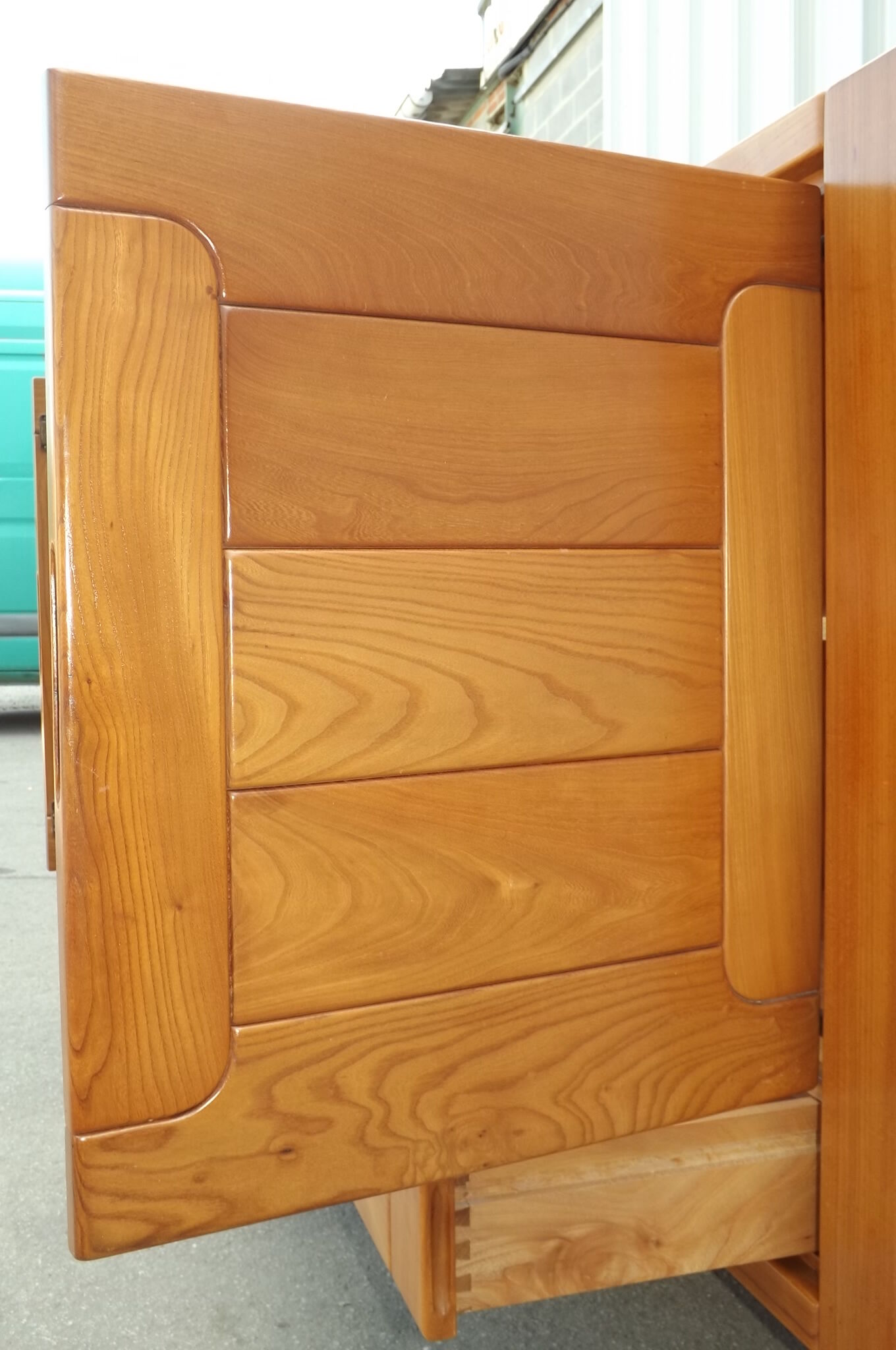 Bahut buffet dressoir Regain orme 1970 vintage