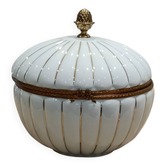 DECORATIVE BONBONNIERE