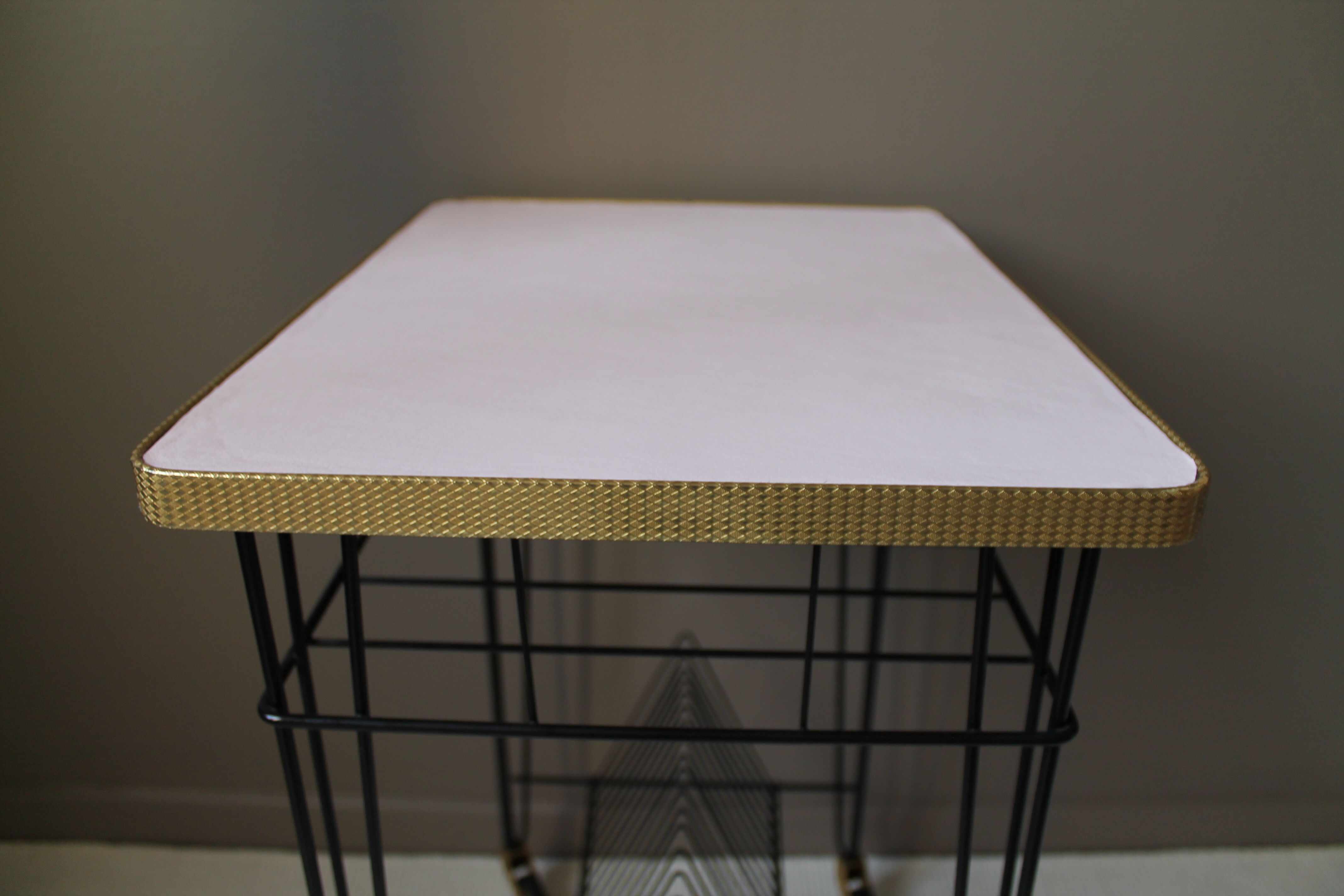 Extra vintage feet eiffel table