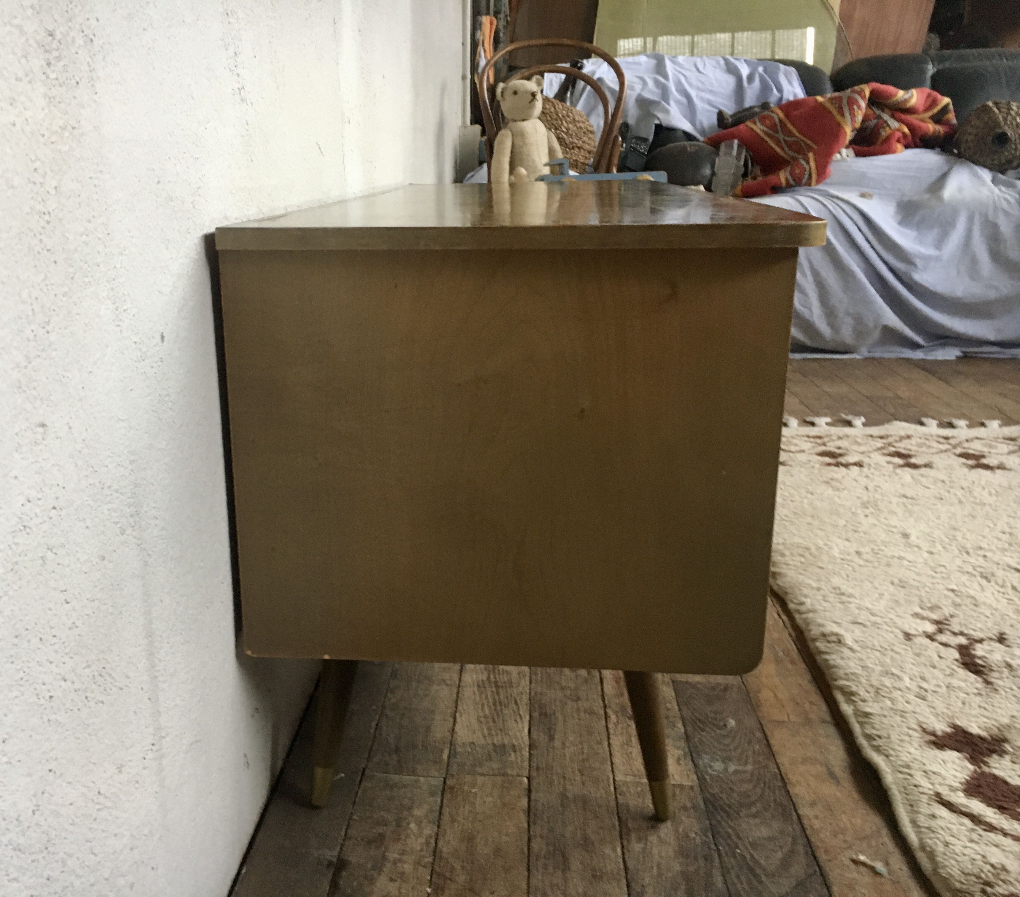 Enfilade furniture tv vintage feet compass Scandinavian style