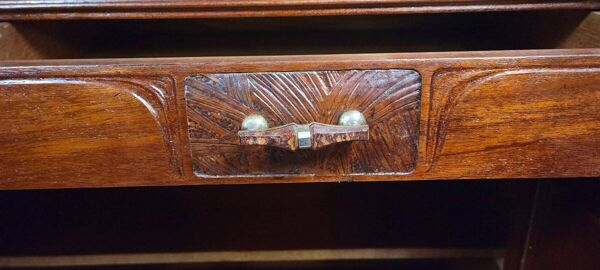 D'après Louis Majorelle : Rare et grand meuble époque Art Nouveau en acajou