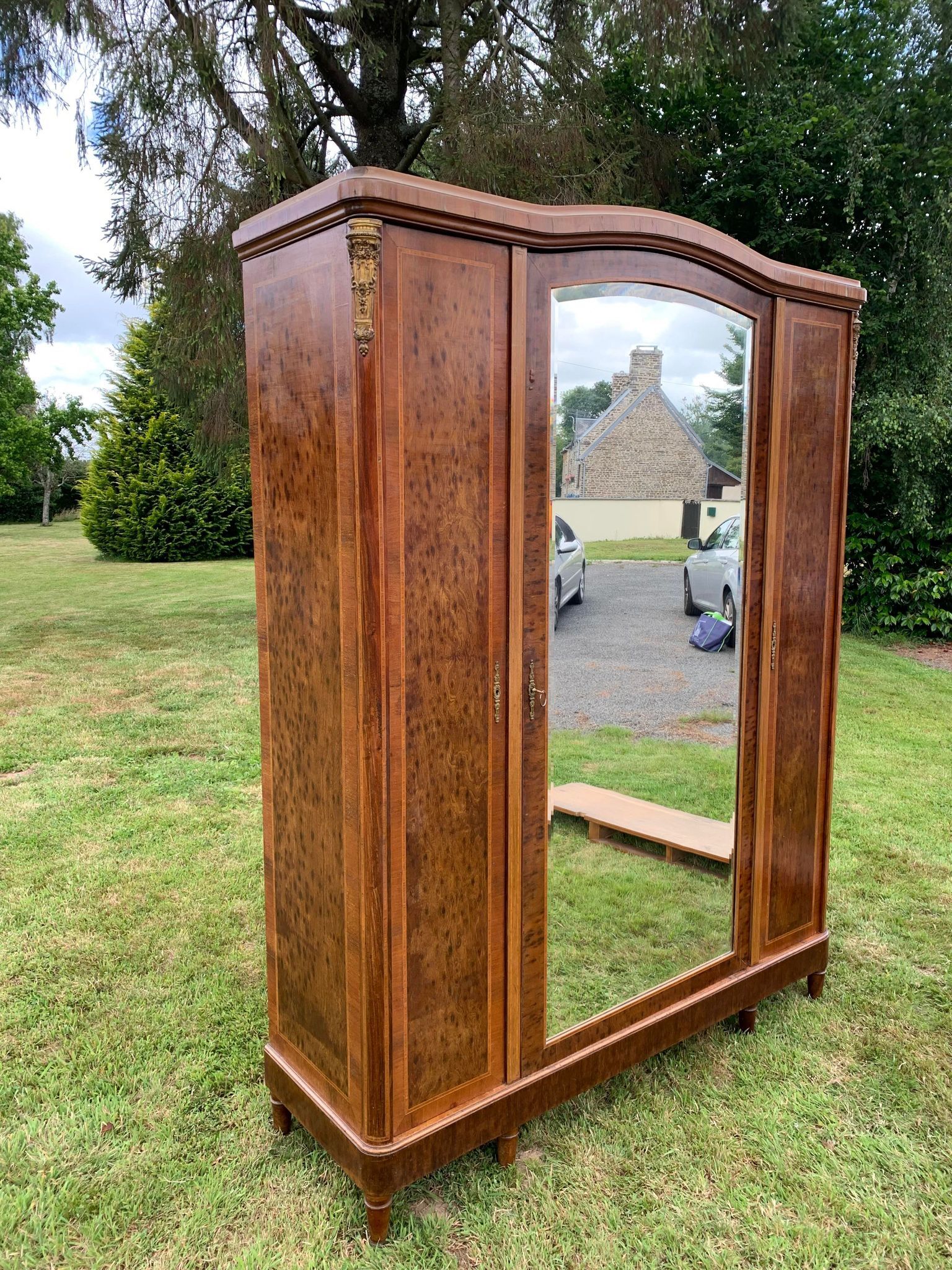 Armoire 1900 avec miroir style Louis XVI