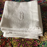 Cotton napkins with monogram