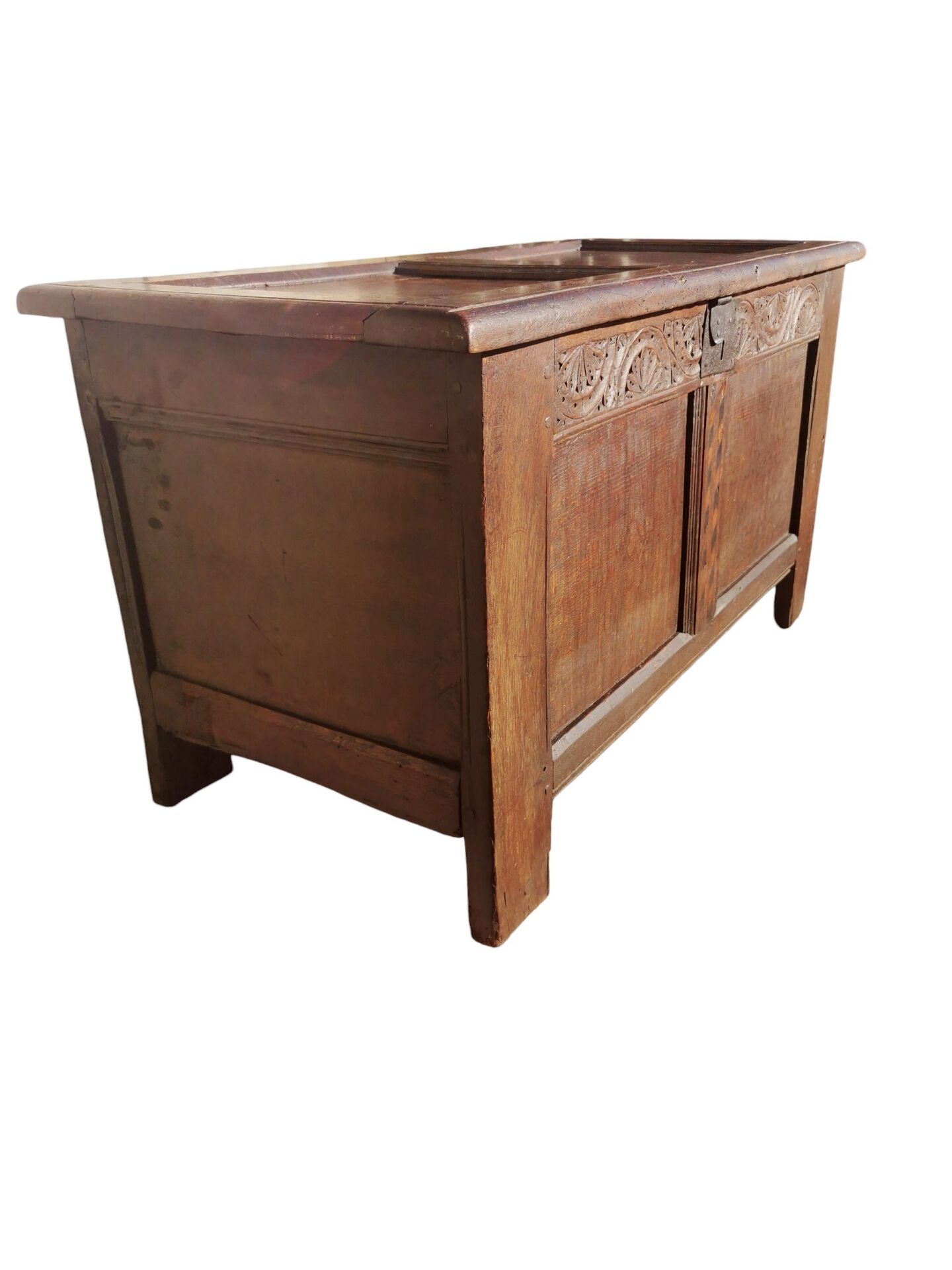 Antique English chest / 17th century coffer