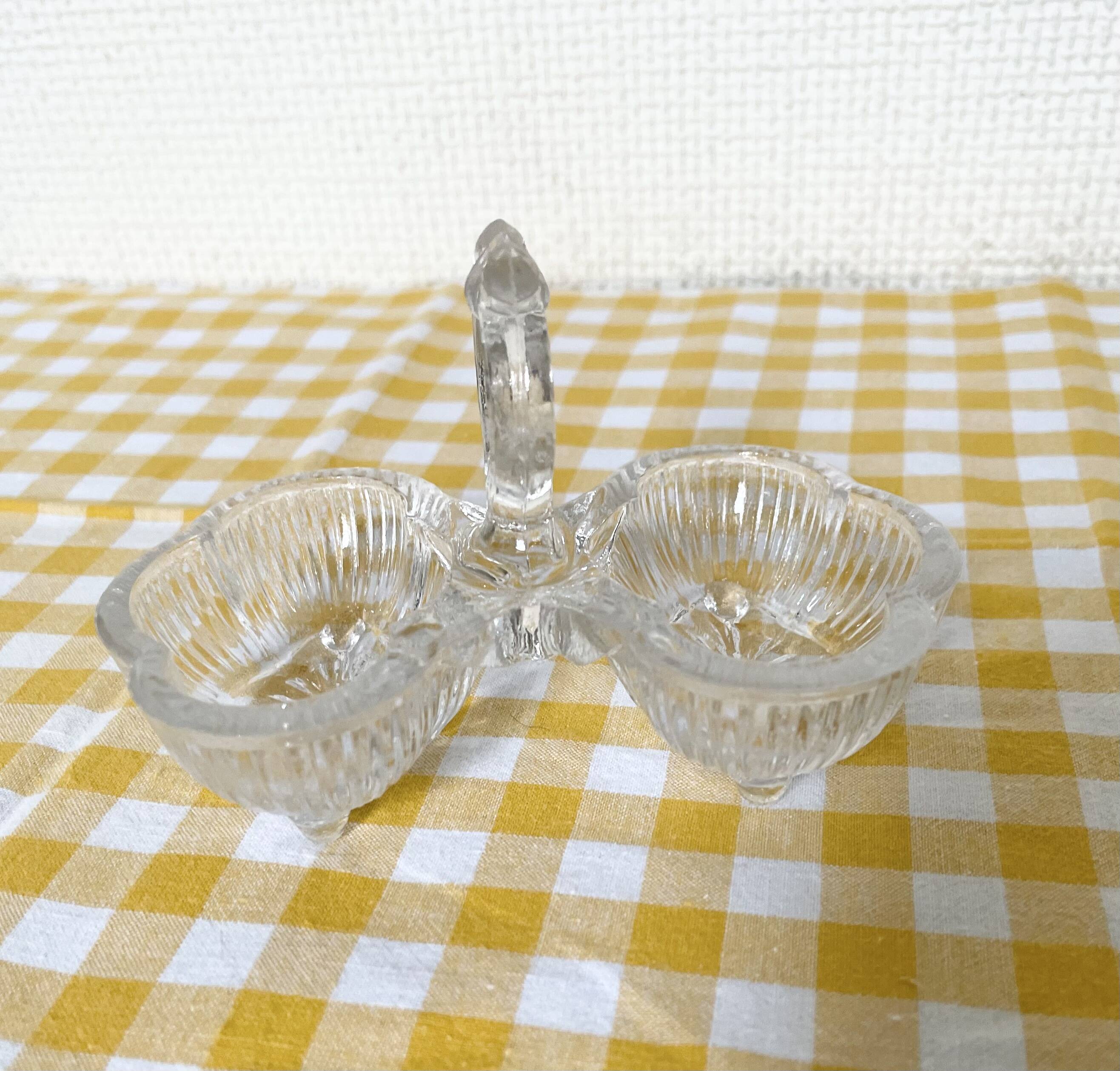 Double transparent molded glass salt shaker