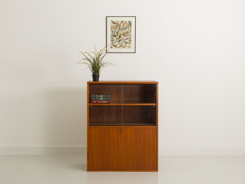 Furniture with showcase and lid