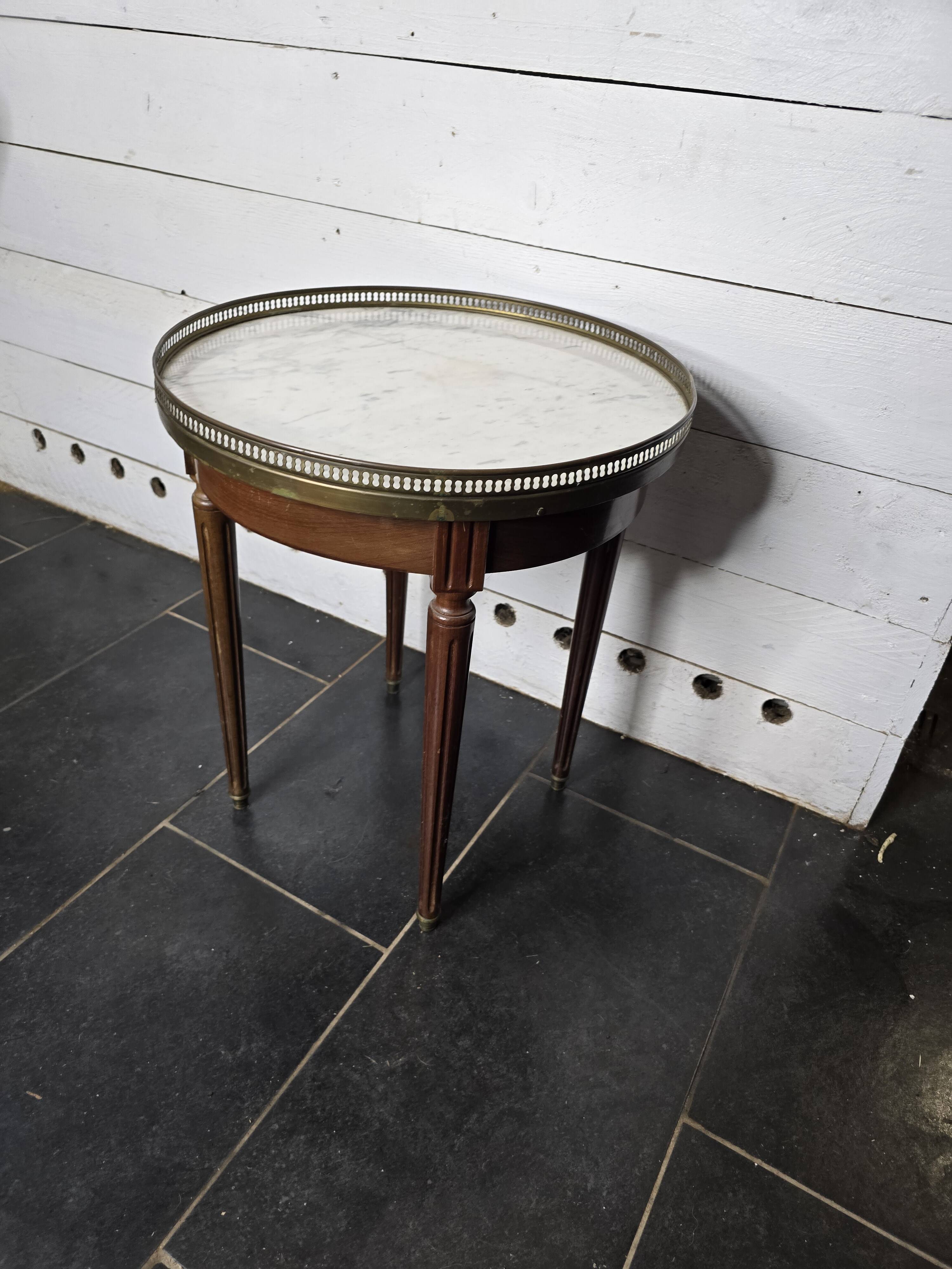 Table bouillotte style Louis XVI en acajou