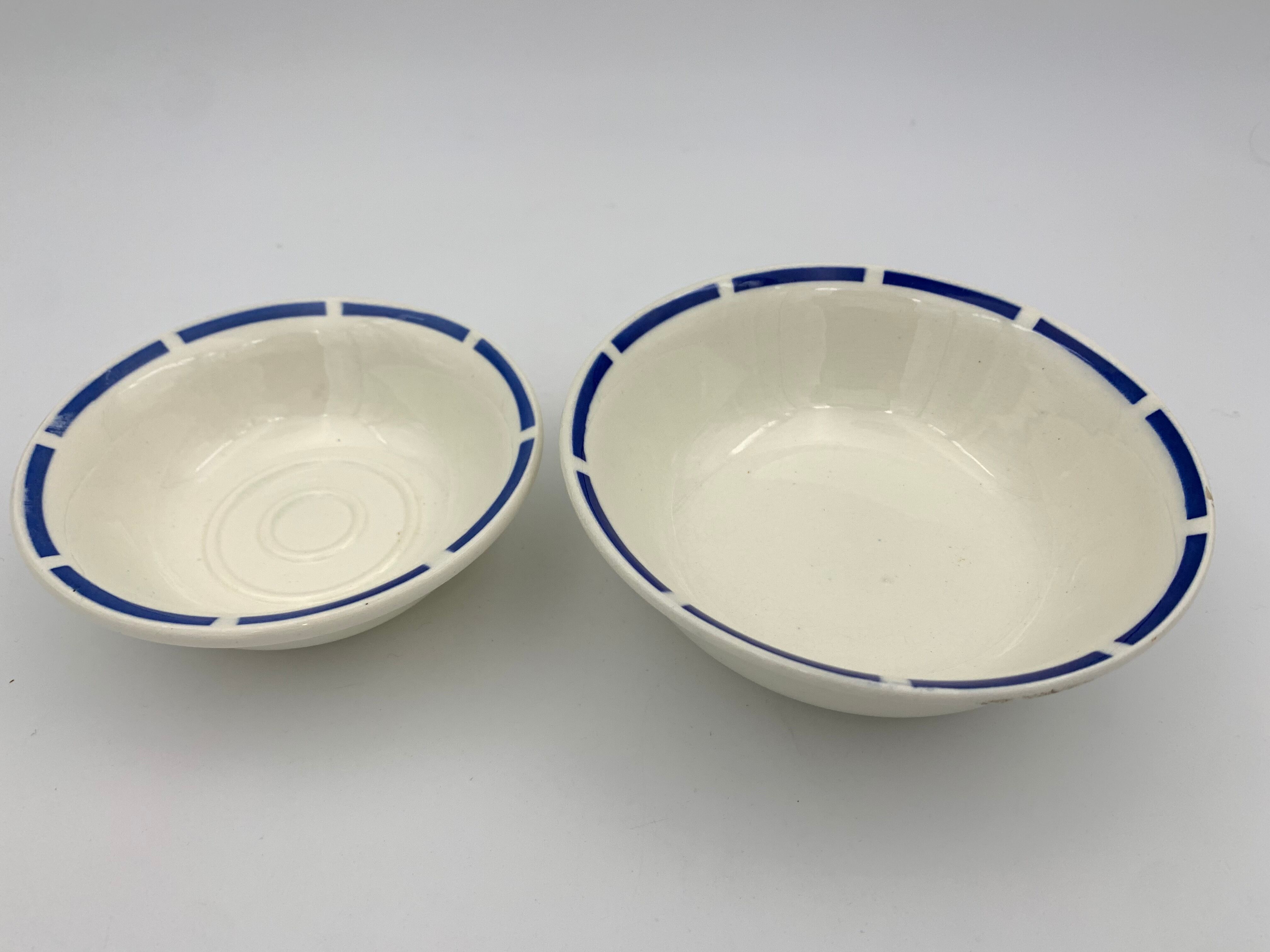 Two vintage cups in white earthenware, blue ledé 1950