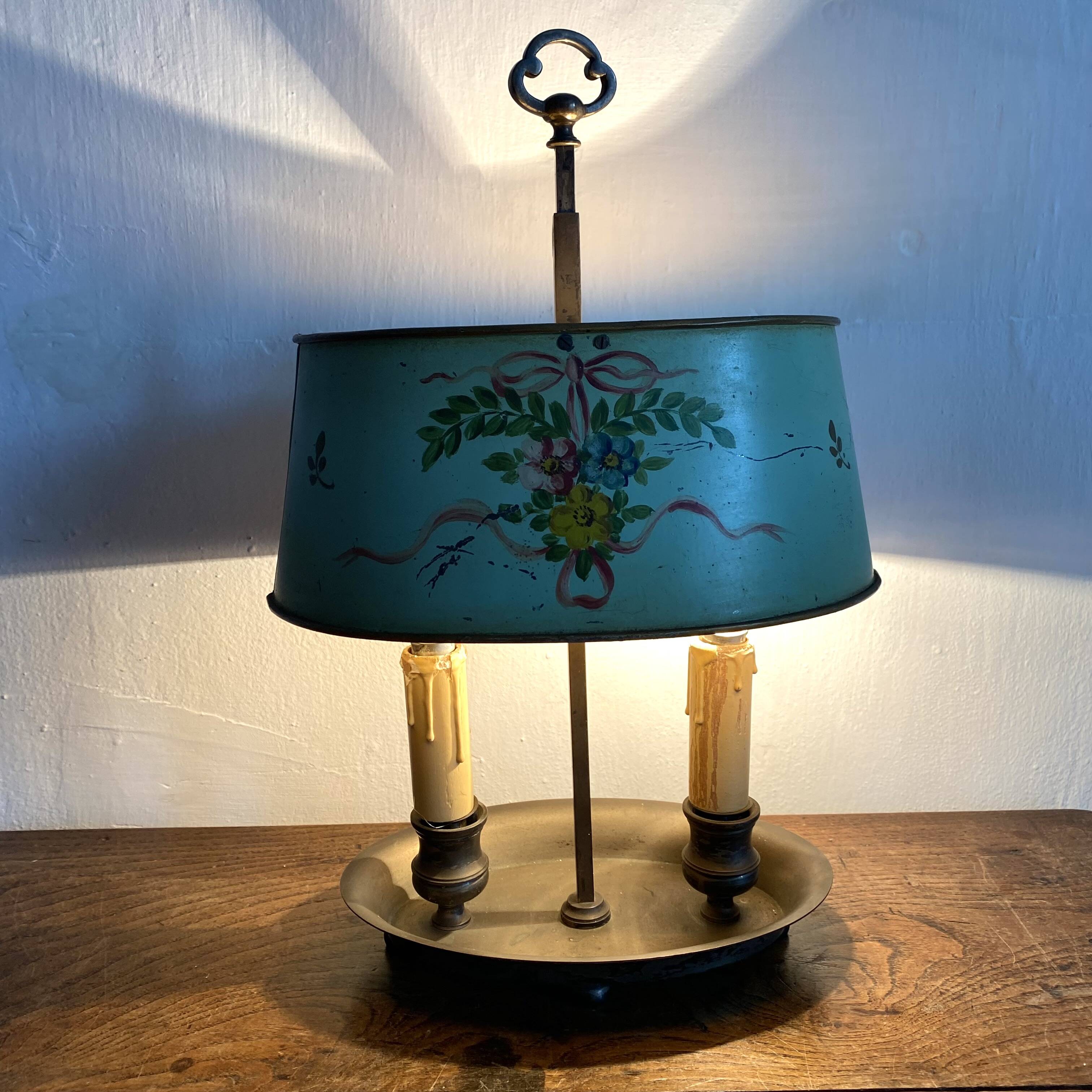 Bouillotte lamp in painted sheet metal decorated with flowers