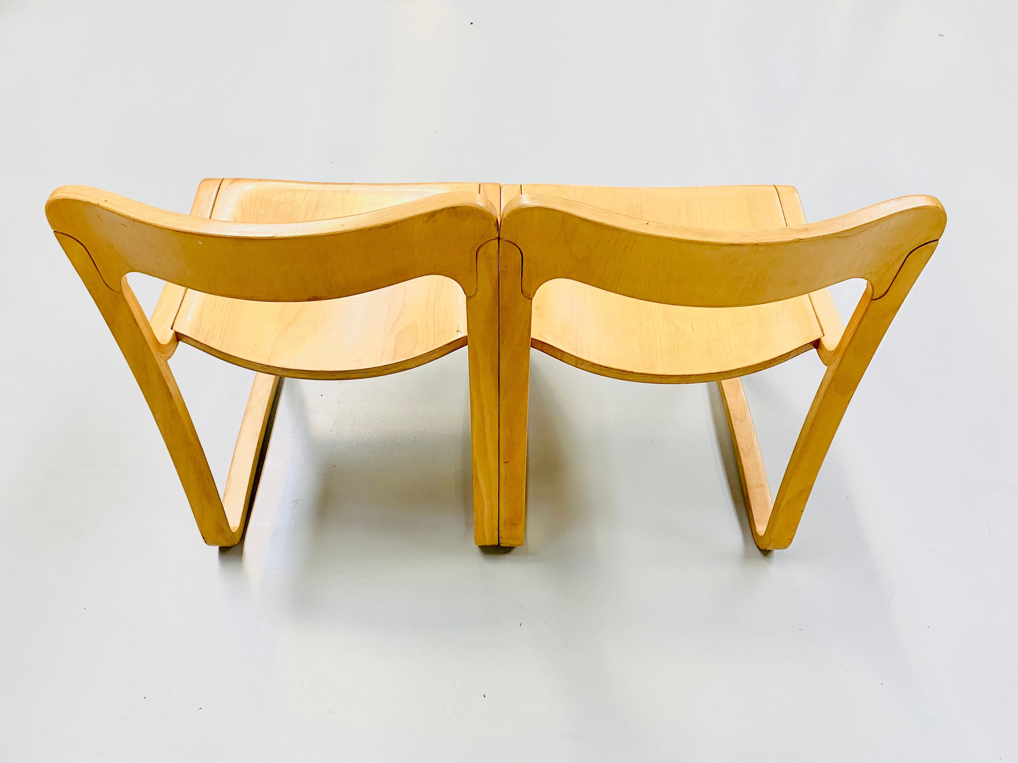 Lot de 4 chaises traîneau italiennes d'époque en hêtre contreplaqué moulé