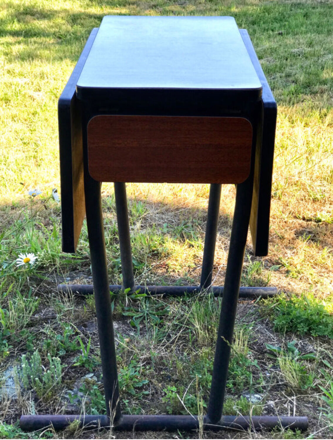 Formica feet tubes bar table