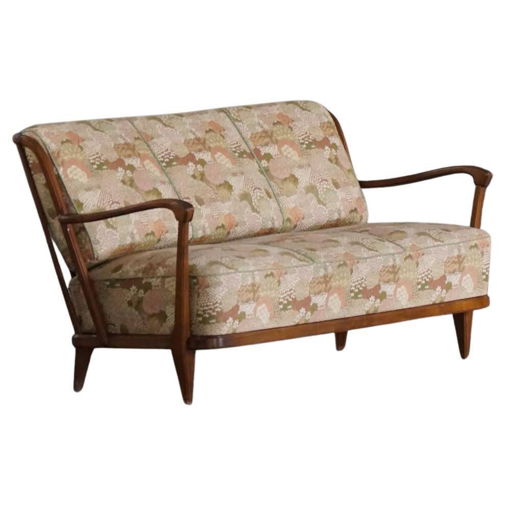 Svante Skogh, freestanding canapé in floral fabric, modern Swedish, 1940s