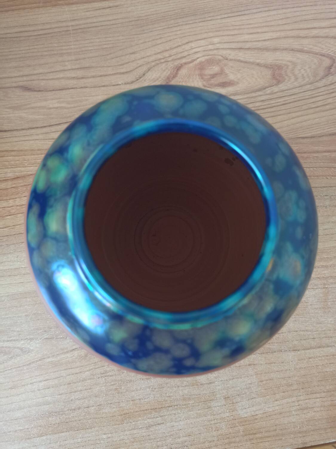 Hand-turned stoneware vase – Iridescent glaze