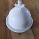 Beurrier en porcelaine blanche avec sa cloche assortie